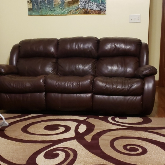 Couches - Picture 2 of 2